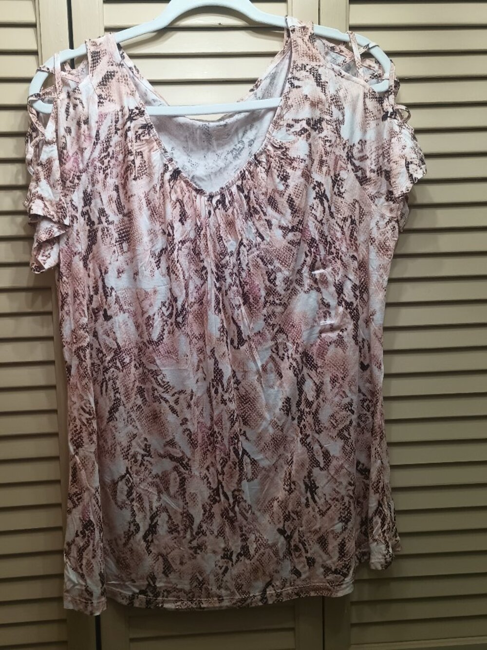 Jennifer Lopez Cold Shoulder V-neck Snake Print Strappy Sleeve Tank Top Sz XL